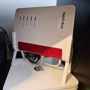 Vertikalt stativ för AVM FRITZ!Box 7530 och 7530 AX