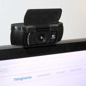 Sekretessskydd med gångjärnsförsedd flik för Logitech C920 webbkamera
