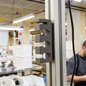 Robust kabelhållare för 80/20- och Bosch Rexroth-ramar
