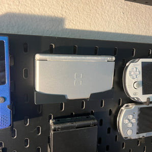 Nintendo DS Lite Skadis Mount V2 – Praktisk förvaringslösning