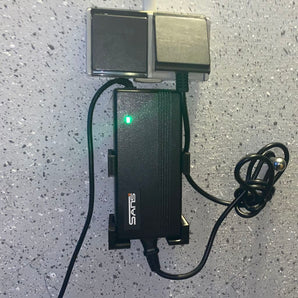 Väggfäste för NCM elcykelbatteriladdare (typ DC483DE 48V 3A)