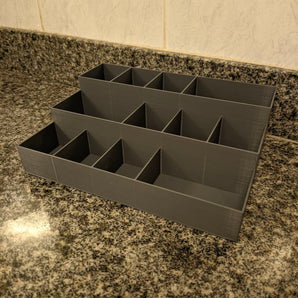 Badrumsarrangör med symmetriska och asymmetriska designalternativ