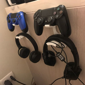 Väggfäste för PS4-kontroll och hörlurar