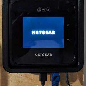 Netgear Nighthawk M6 Pro väggfäste