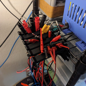 Testkabel och kabelhängare för HDX trådhyllor