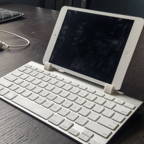 Remixad iPad Mini och Apple Wireless Keyboard Hållare