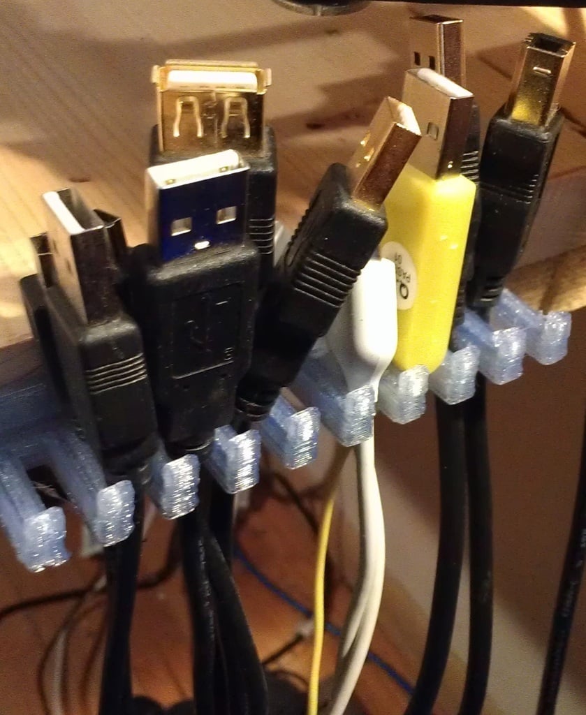Kabelhållare med 12 spår för mindre kablar för skrivbord