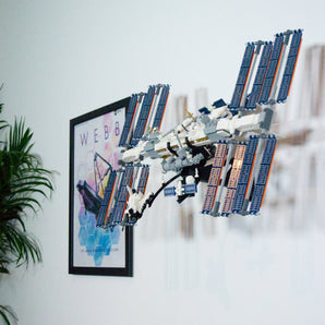 Väggfäste för NASA ISS rymdstation 21321