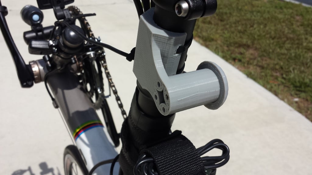 Vertikalt cykelfäste för GPS och ljus