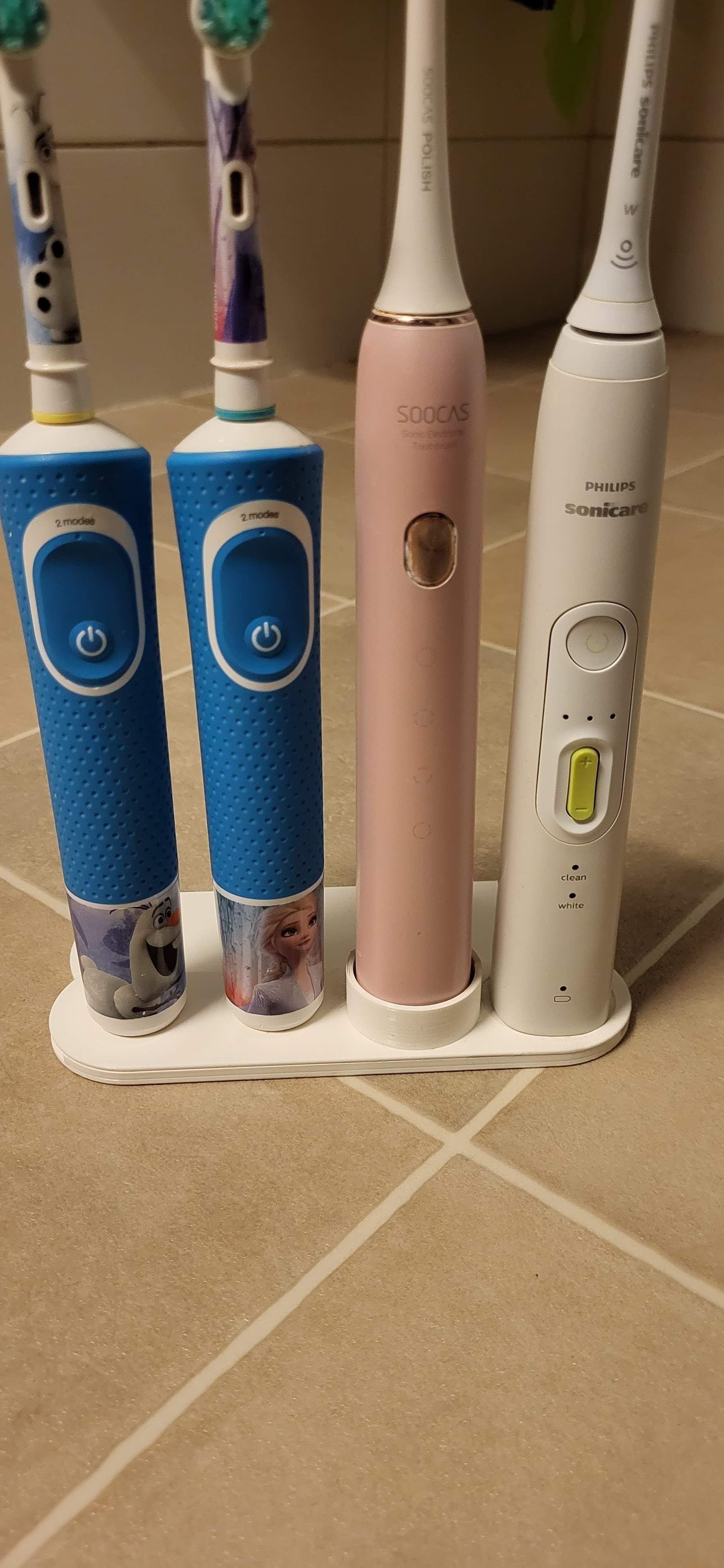 Universell tandborstehållare för Oral-B, Philips Sonicare och Soocas