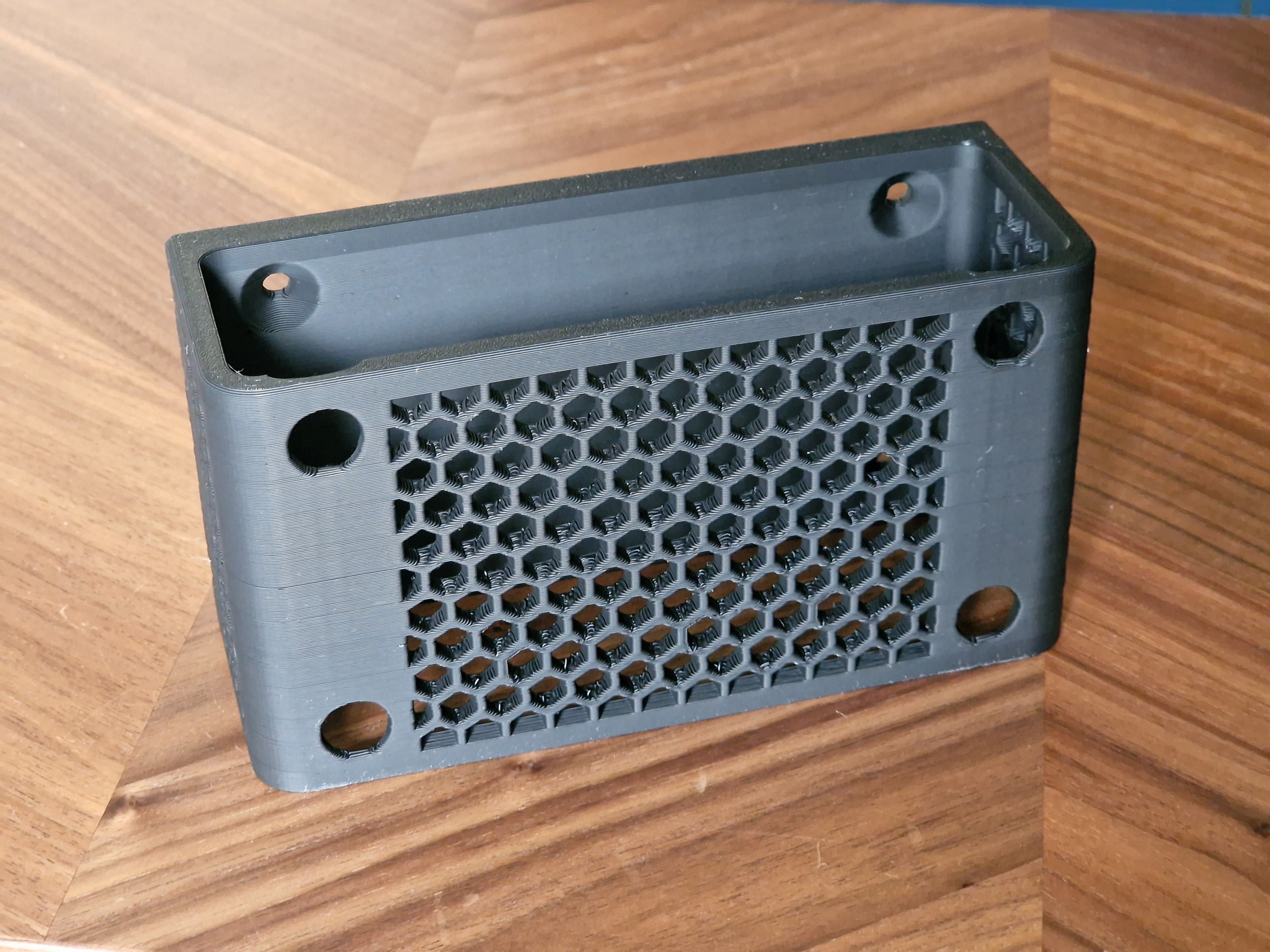 Under-skrivebordsbeslag til Focusrite Scarlett Solo 4. Gen