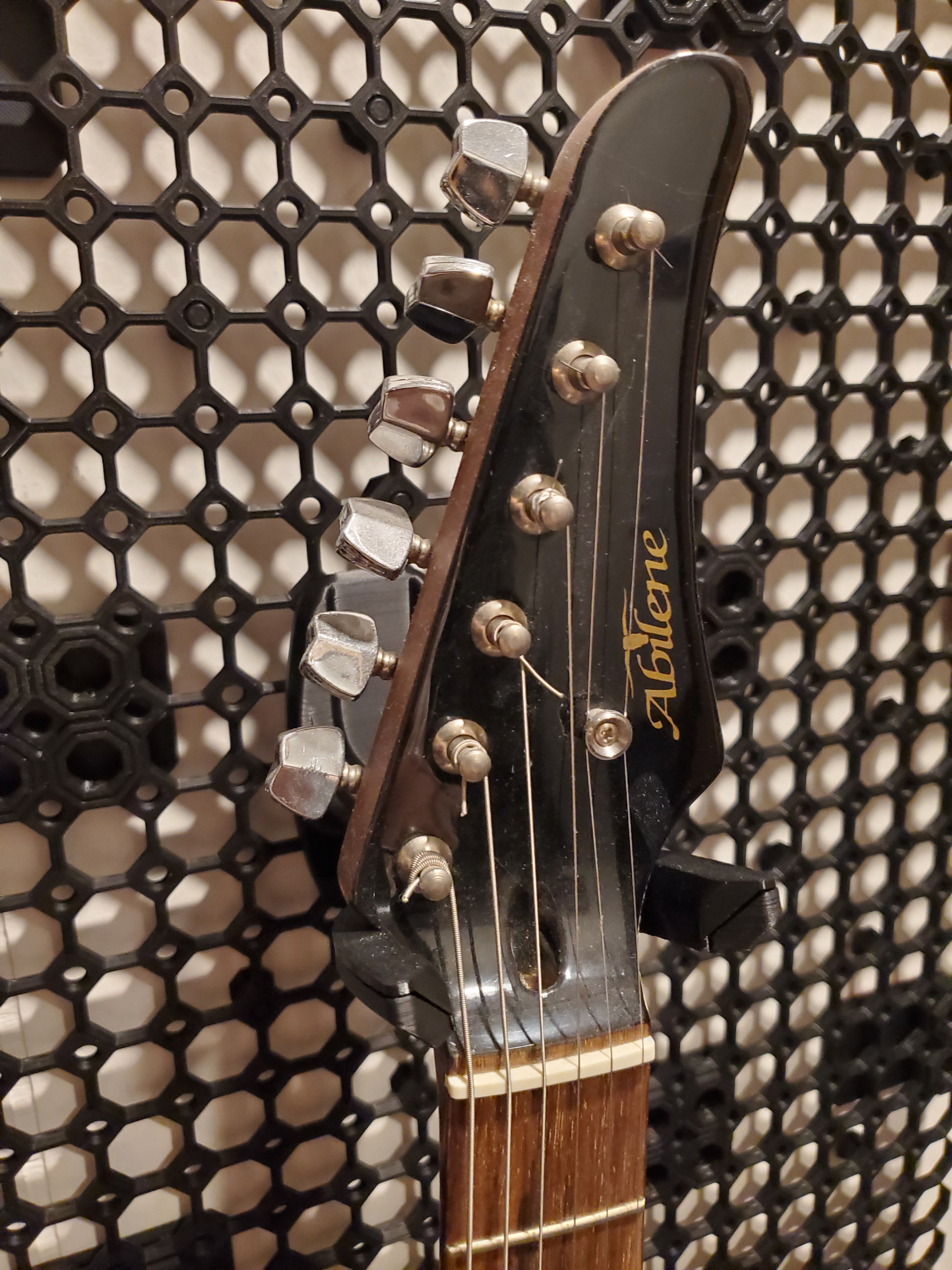 MultiBoard väggfäste för gitarr och instrument