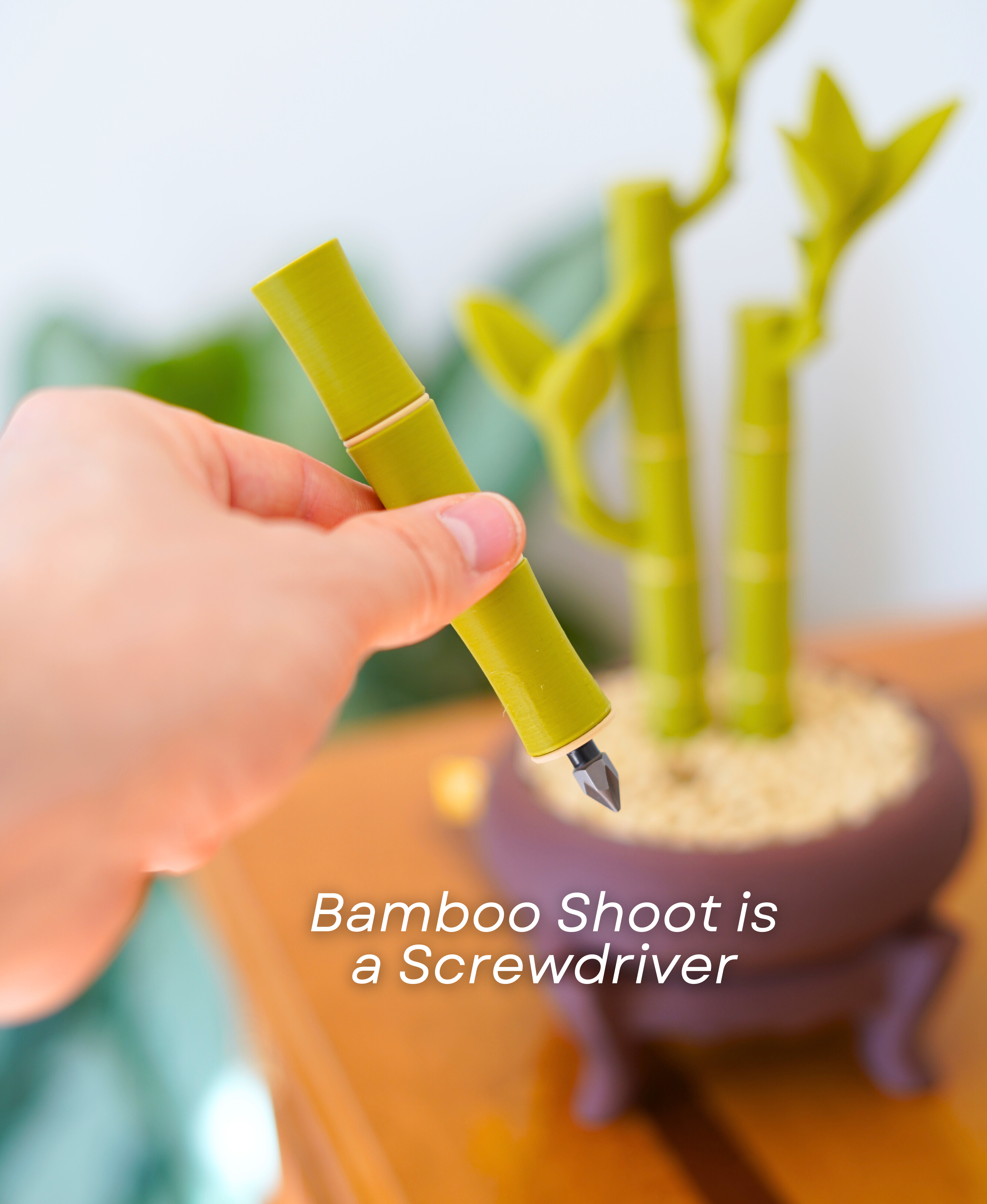 Bamboo Bits: Elegant Værktøjsopbevaring til Skrivebordet