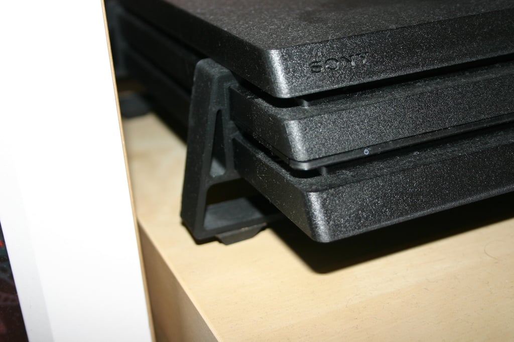 PS4 Pro-konsolstativ med bättre ventilation
