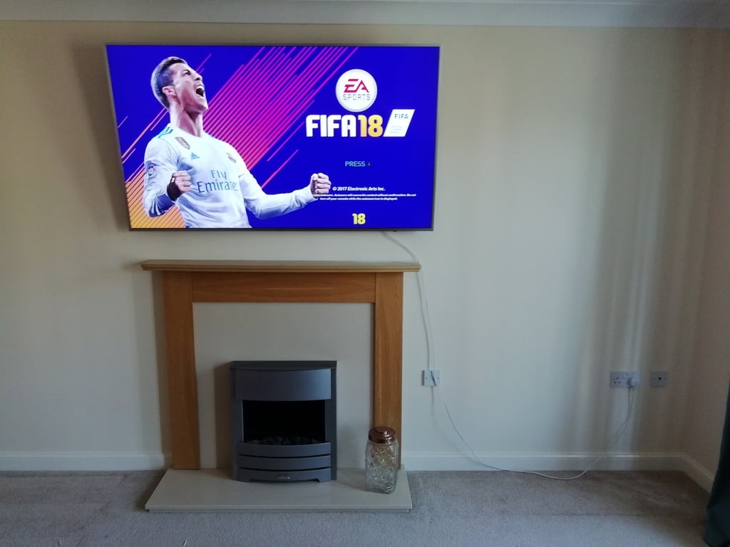 XBox One X - Väggfäste