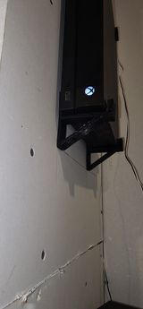 Väggfäste för Xbox One X
