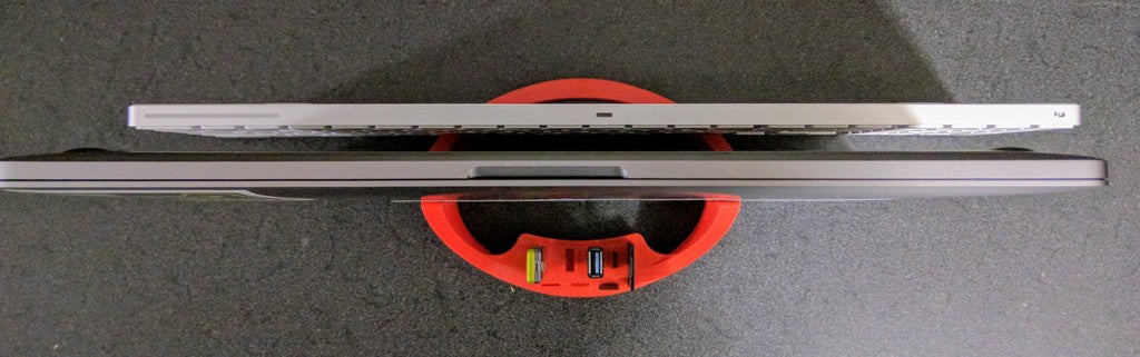 Macbook Pro 2017 15 tums stativ med plats för tangentbord och lagringsenheter