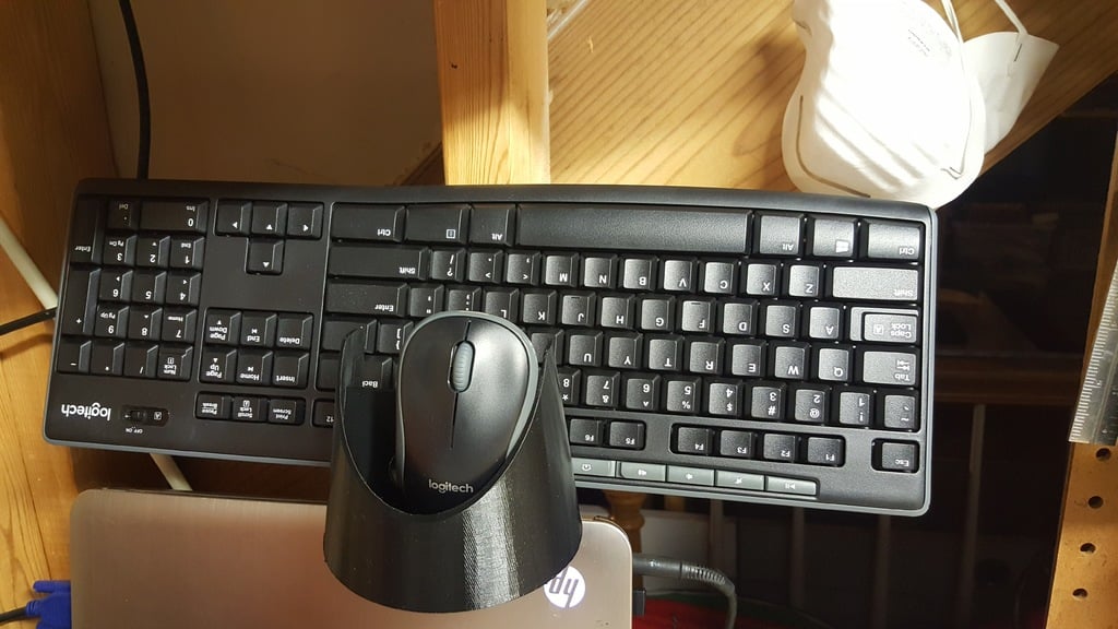 Vægmonterbart Stativ til Tastatur og Mus