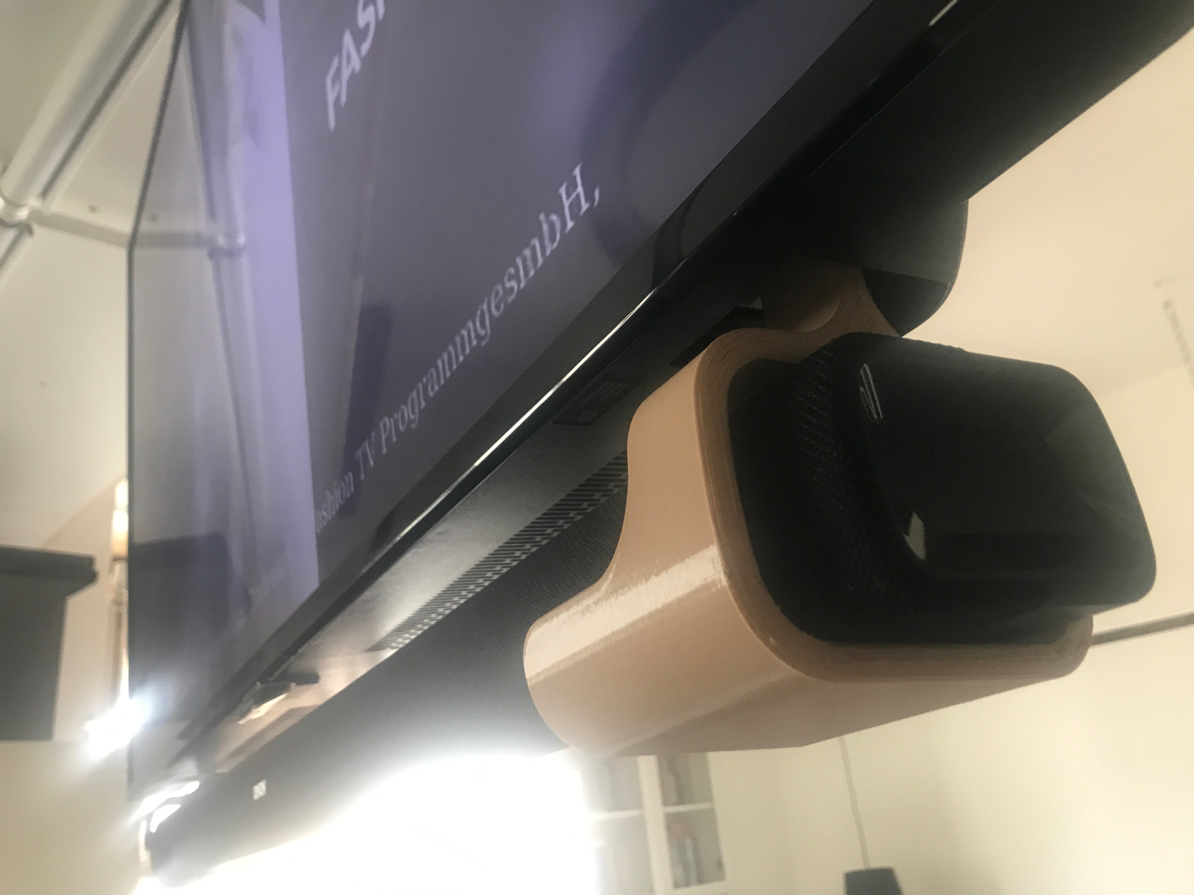 Beslag til Denon Soundbar under Philips TV