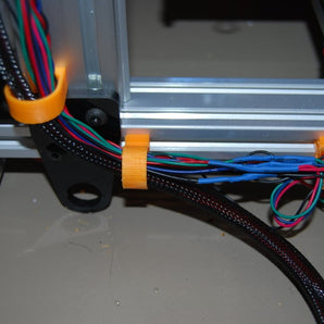 Maker Slide / Hadron Ord Bot Snap-on kabelhållare