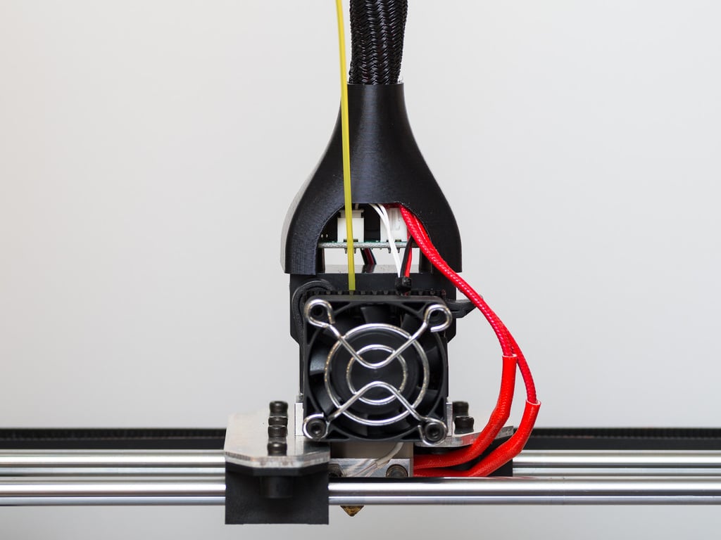 Dragavlastning för extruderkabel (RigidBot)