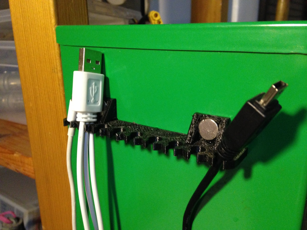 Magnetisk USB-kabelhängare