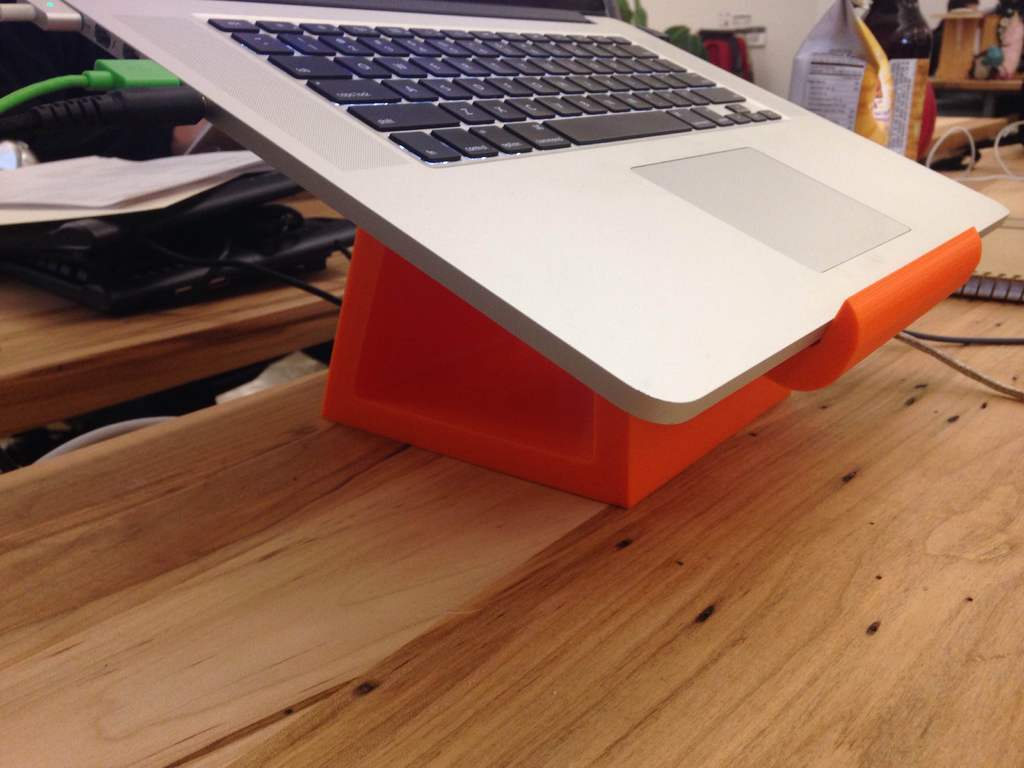 Platsbesparande ställ för MacBook Pro