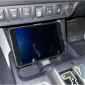 iPad mini fäste till Toyota Tacoma mugghållare