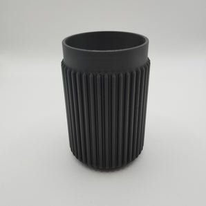Ljusstak med modern split rib-design