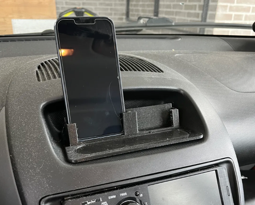 Biltelefonhållare för Toyota Aygo, Peugeot 107, Citroen C1 (2005-2018 modeller) - iPhone 12/13/14 &amp; iPhone 12/13 mini