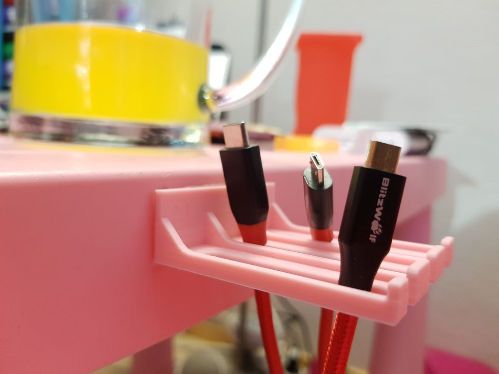 3-poliga kabelhängare för USB-kablar