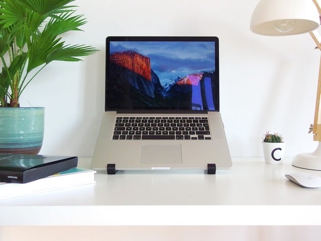 Geometriskt stativ för MacBook Pro 2016