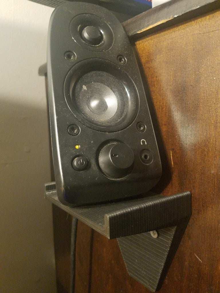 Väggfäste för Logitech z506 högtalarsystem