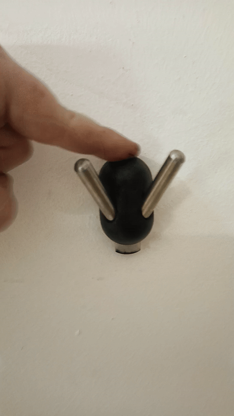 Robust väggmonterad klädhängare med 8 mm stång