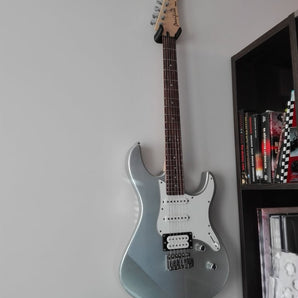 Väggfäste för gitarr för Yamaha Pacifica 112 elgitarr