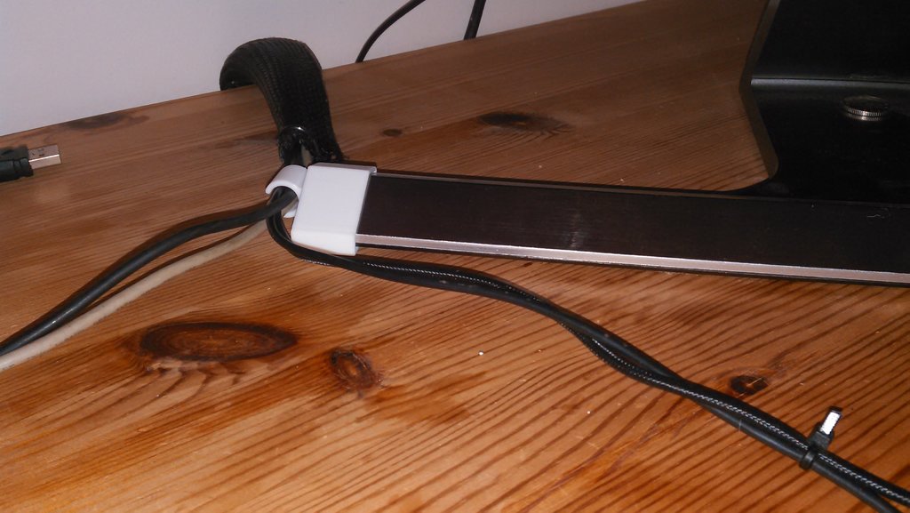 Kabelguide till Samsung Monitor Stand U28D590