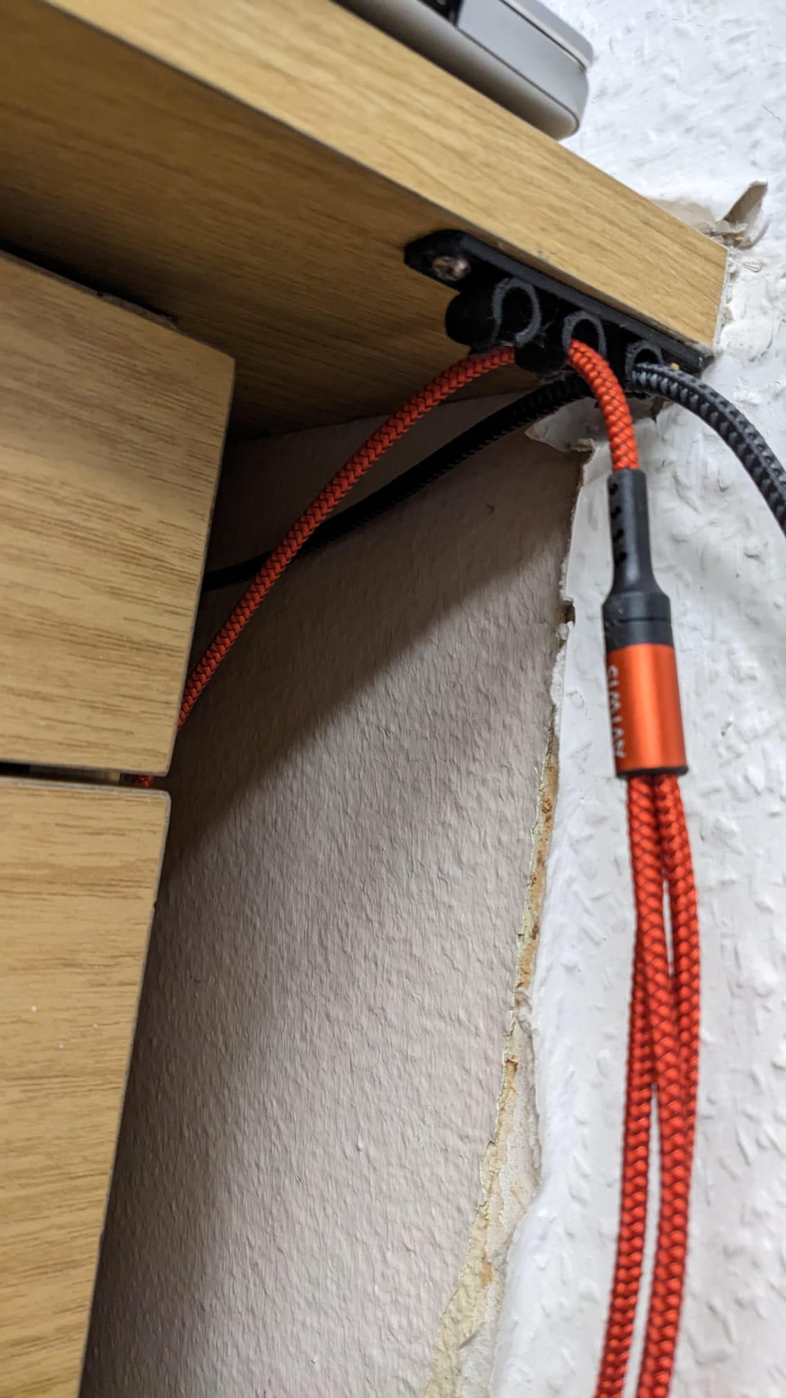 USB-kabelhållare