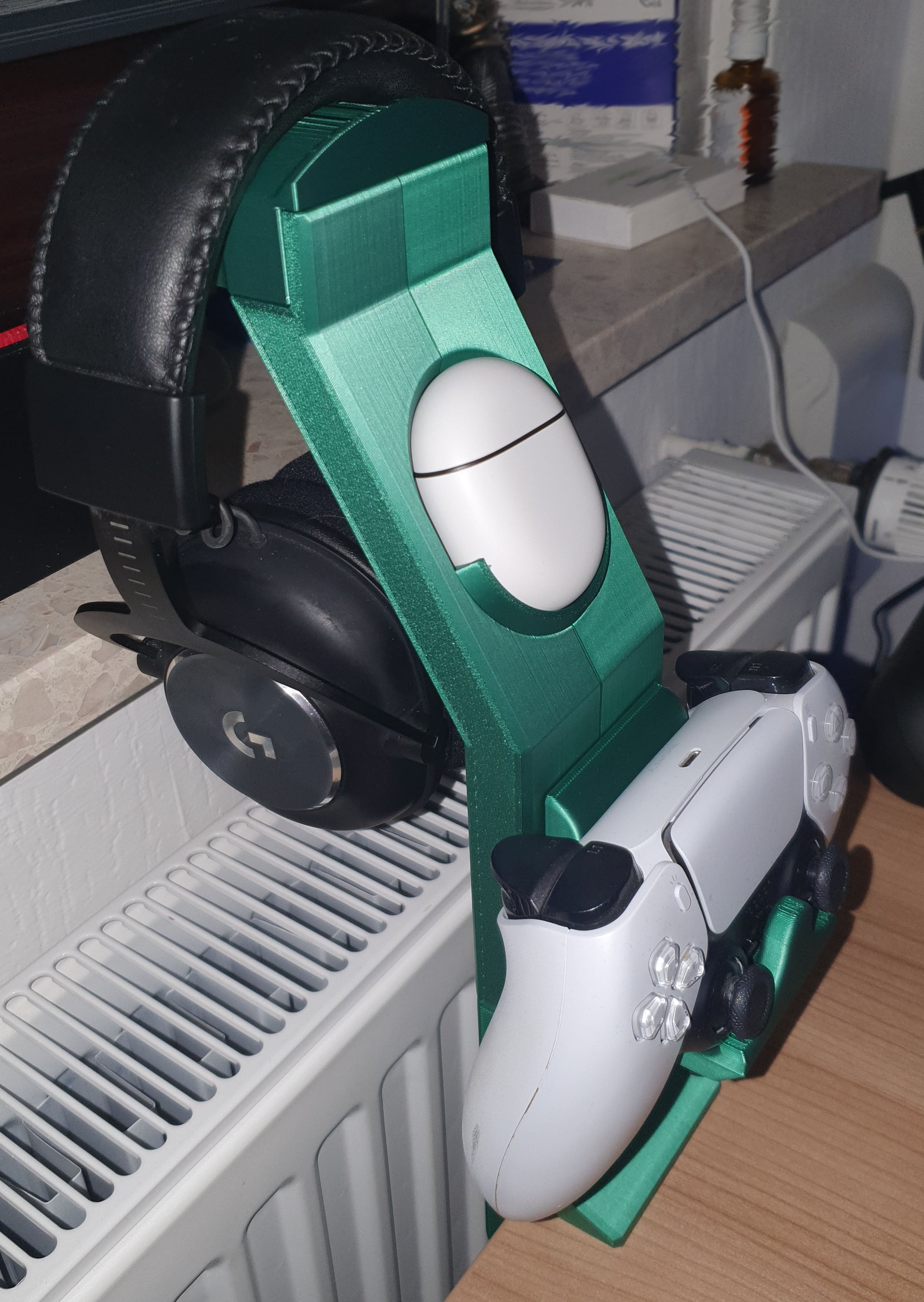 Bordmonterad headsethållare med PS5-kontrollstativ