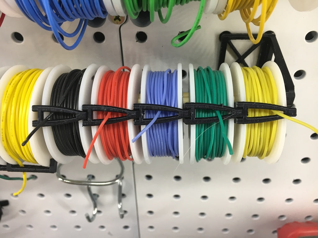 Peg Board trådhållare
