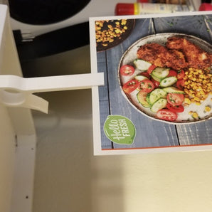 Praktisk recepthållare för köksskåpet