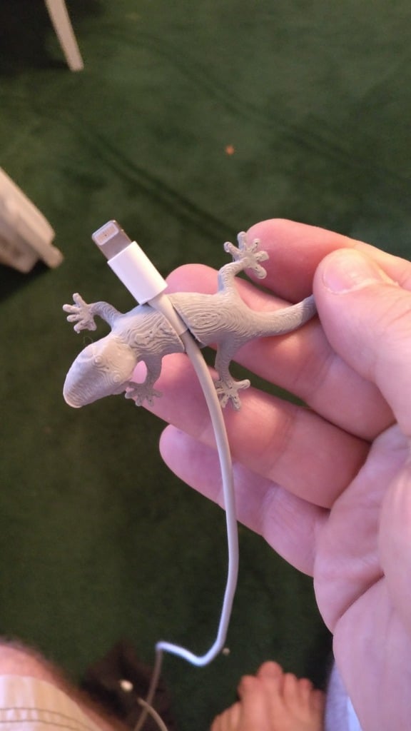 Gecko Wire Holder - Praktisk kabelhållare i Gecko-design