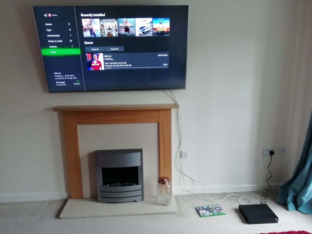 XBox One X - Väggfäste
