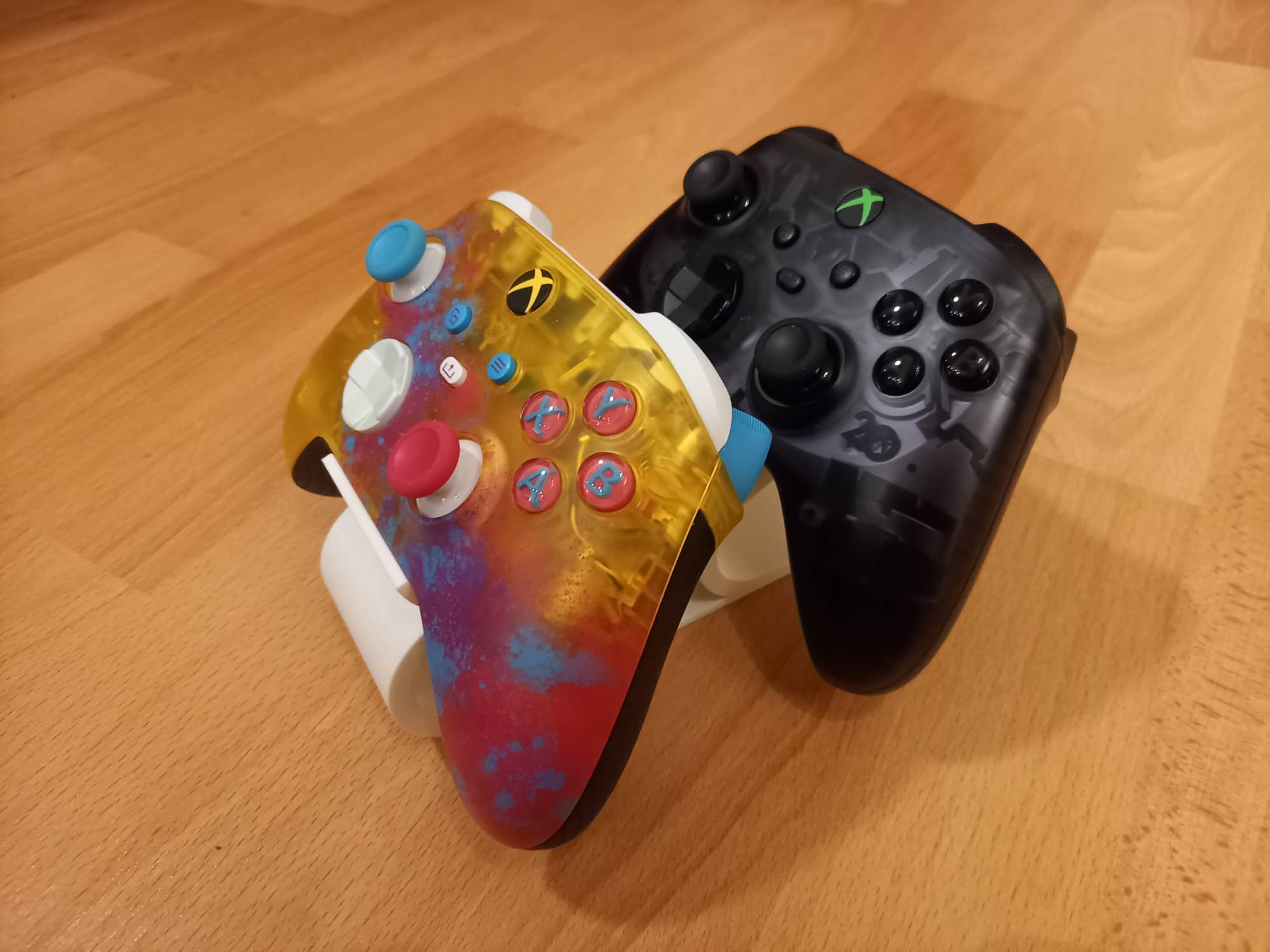 Dubbel hållare/ställ för Xbox-kontroller