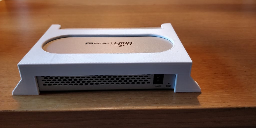 UniFi Switch US-8 / US-8-60W montering