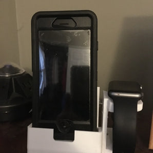 Laddstation för iPhone 6 med Otterbox och Apple Watch
