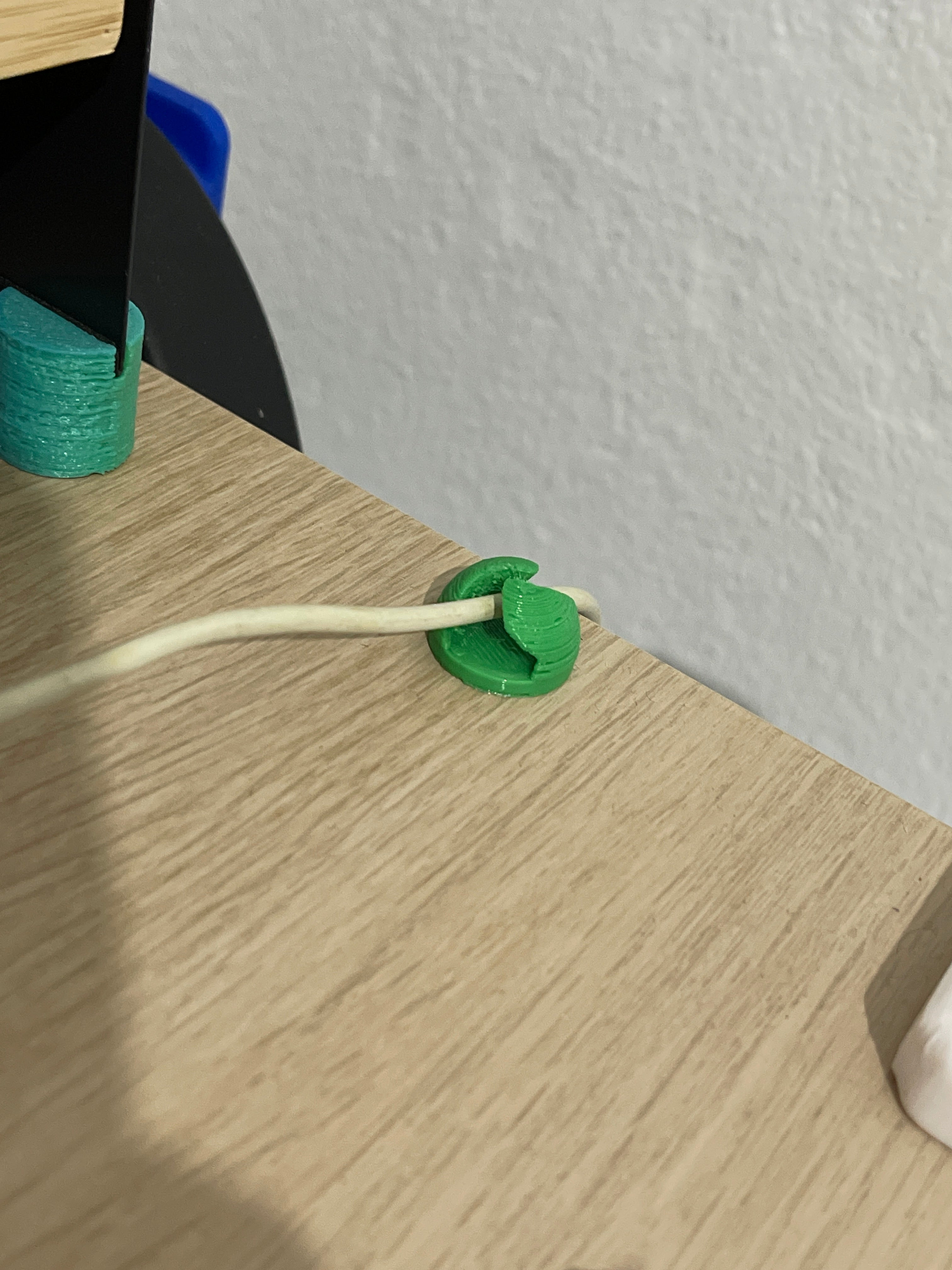Sujeita Cables - Kabelhållare för skrivbord