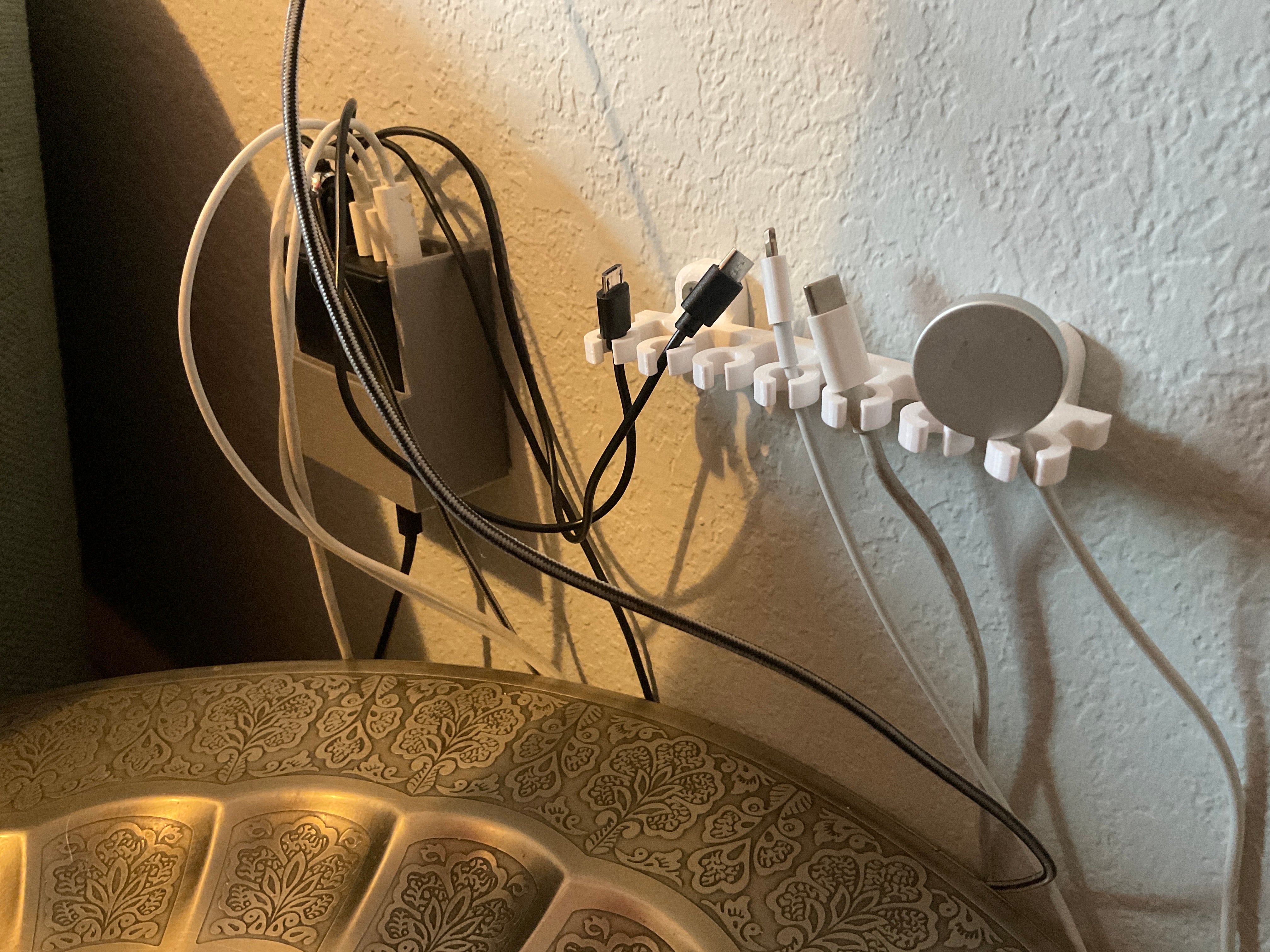 USB-kabelhållare - Praktisk och rymlig