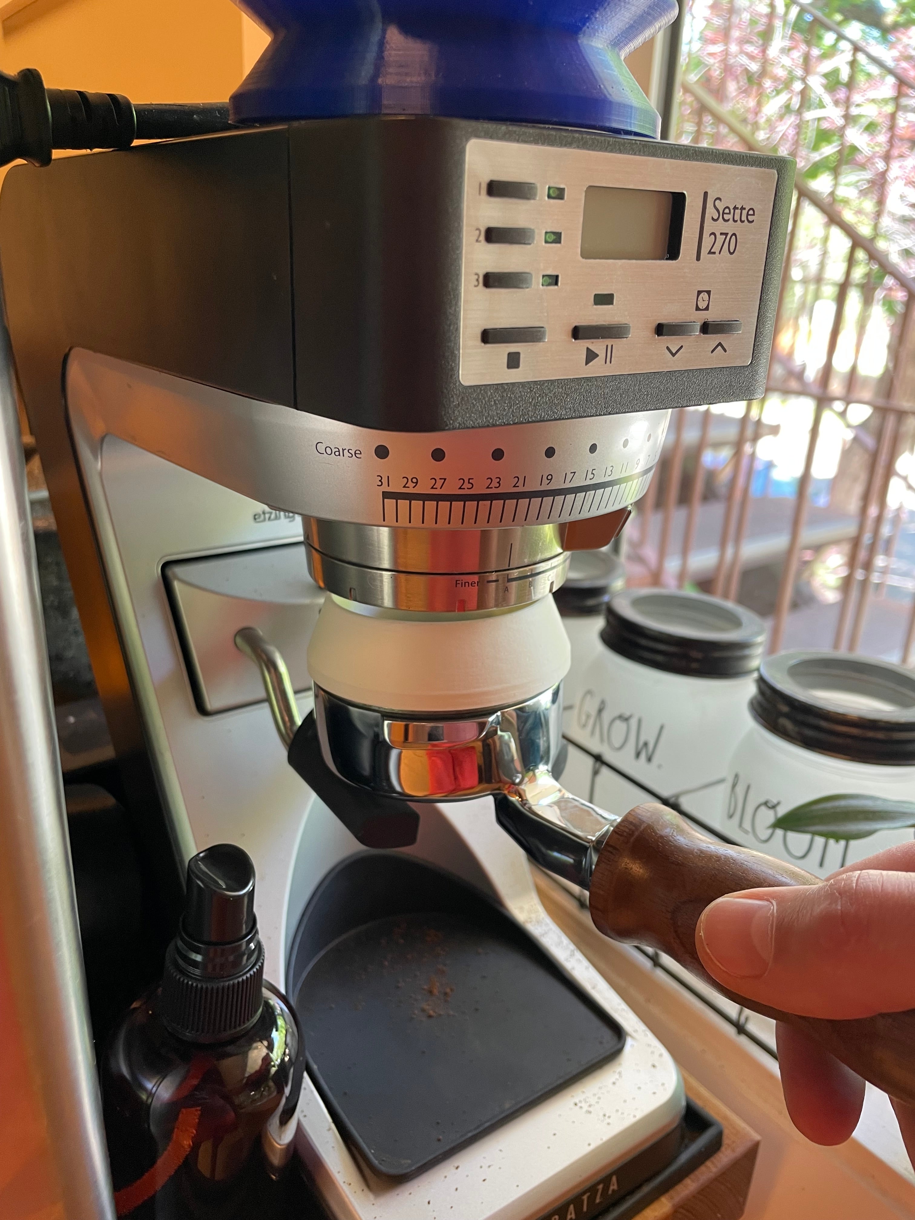 Magnetisk portafilter doseringstratt