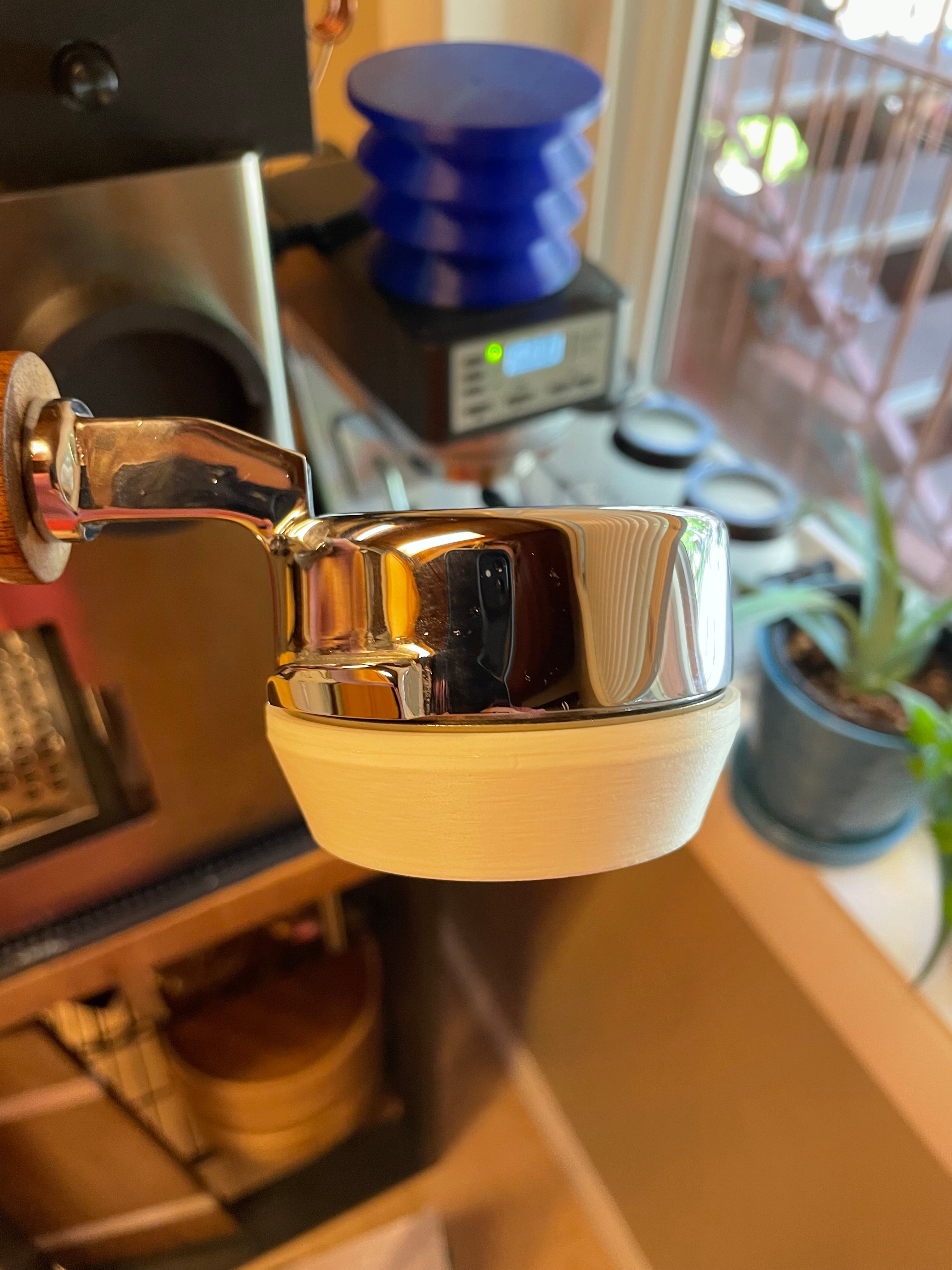 Magnetisk portafilter doseringstratt