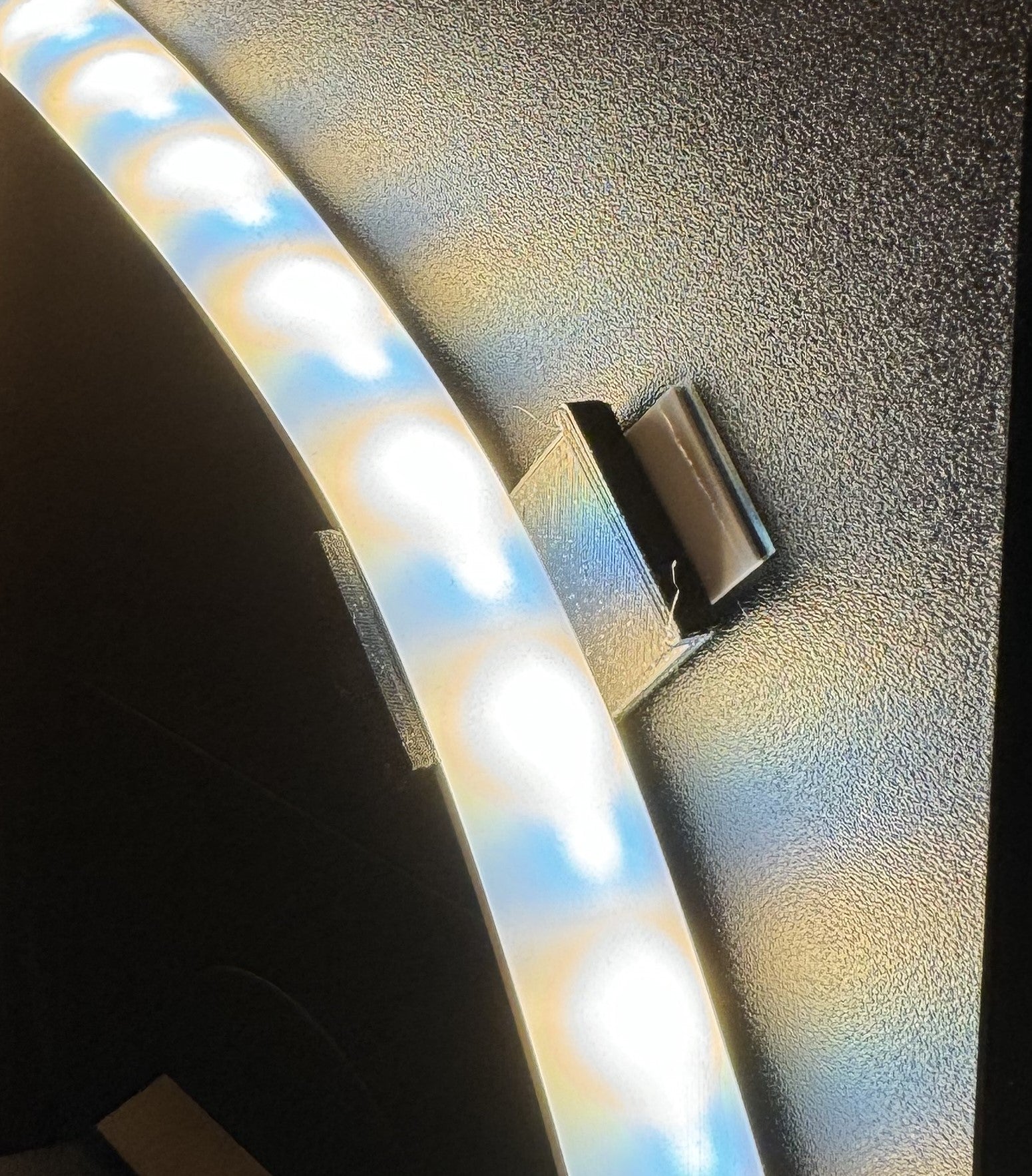 Hue Gradient Lightstrip Skærmbeslag - Fleksibel Montering